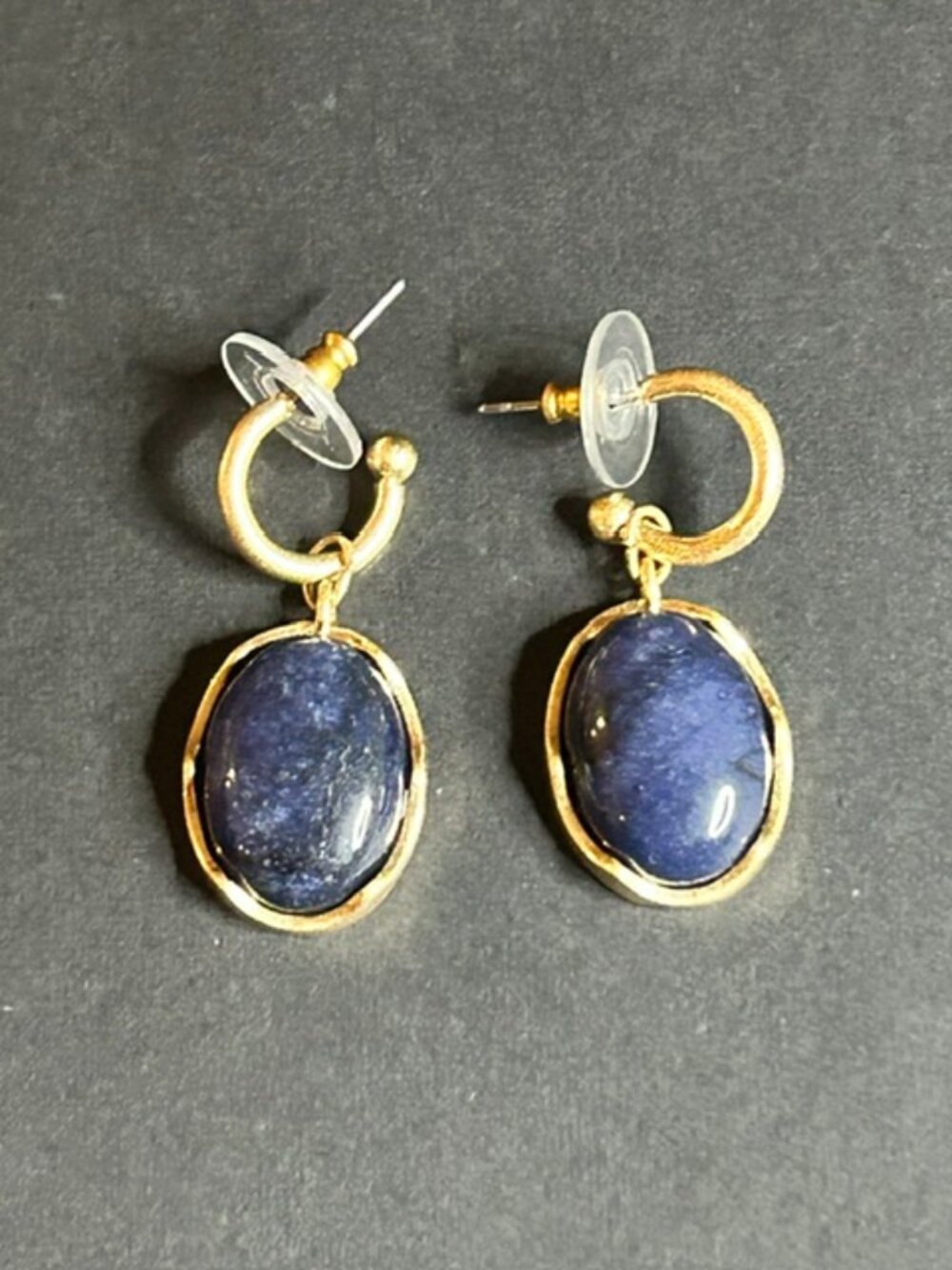 NWOT Blue Stone Look Gold Tone Dangle Drop Earrings